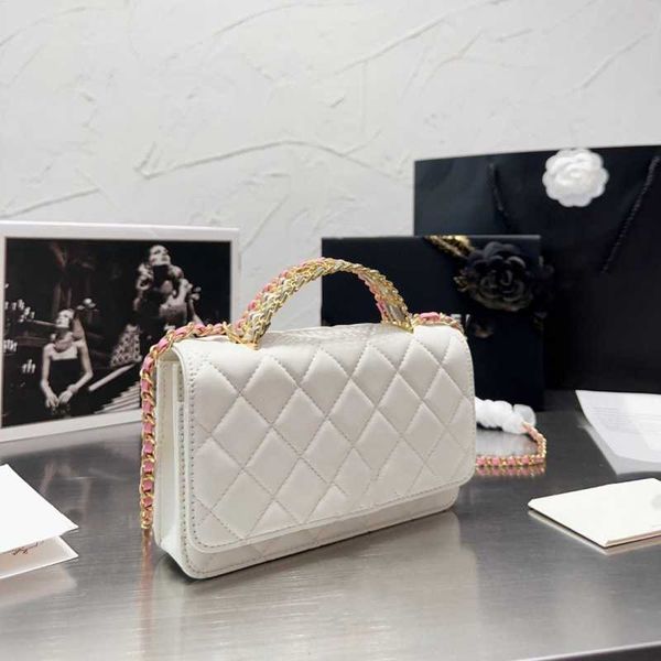 xiaoxiangfeng leisure sheepskin fate bag letter handle 19woc lingge chain bag crossbody women's bag 23bags
xiaoxiangfeng leisure sheepskin fate bag letter handle 19woc lingge chain bag crossbody women's bag 23bags