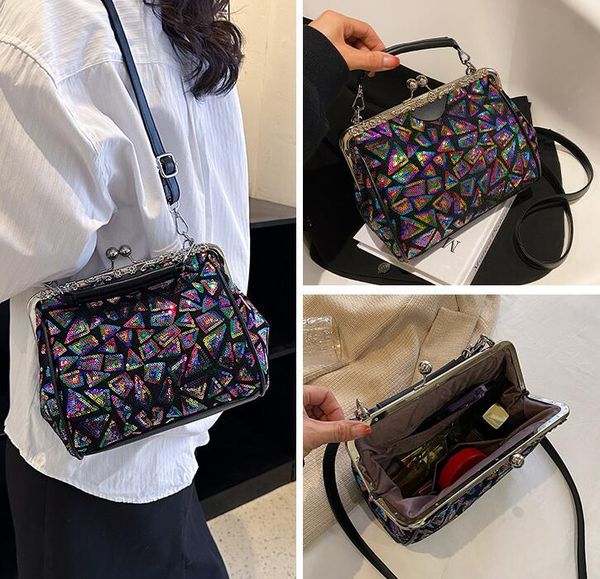 factory wholesale ladies shoulder bags 7 colors elegant atmospheric sequins retro handbag large carved metal frame women clutch bag 5363#
factory wholesale ladies shoulder bags 7 colors elegant atmospheric sequins retro handbag large carved metal frame women clutch bag 5363#