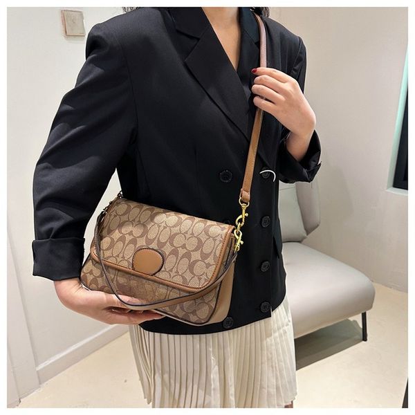 designer bag women's new fashion white black shoulder bags party letters women casual tide temperament elegant leather crossbody clutch
designer bag women's new fashion white black shoulder bags party letters women casual tide temperament elegant leather crossbody clutch