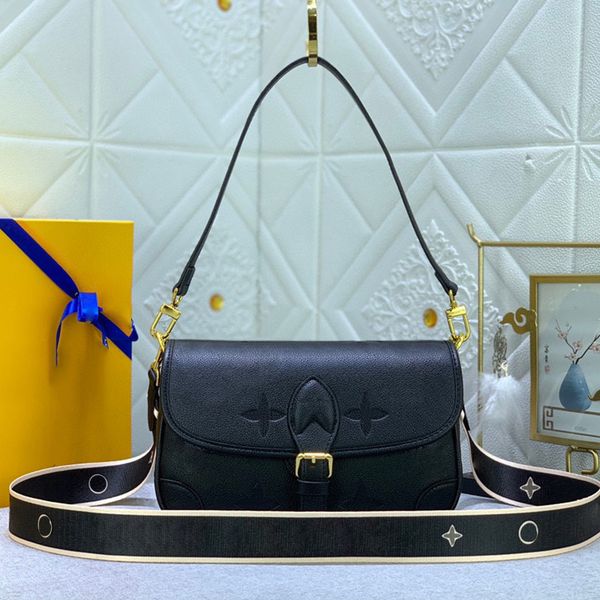 designer bag womens leather printed shoulder bag fashion woven bag detachable crossbody bag classic multifunctional tote bag#46583
designer bag womens leather printed shoulder bag fashion woven bag detachable crossbody bag classic multifunctional tote bag#46583