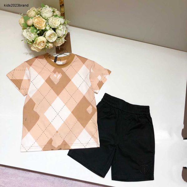 tracksuits kids designer clothes baby suits size 100-160 cm 2pcs gradient diamond patterned t-shirt and elastic waist shorts june25, White
tracksuits kids designer clothes baby suits size 100-160 cm 2pcs gradient diamond patterned t-shirt and elastic waist shorts june25, White