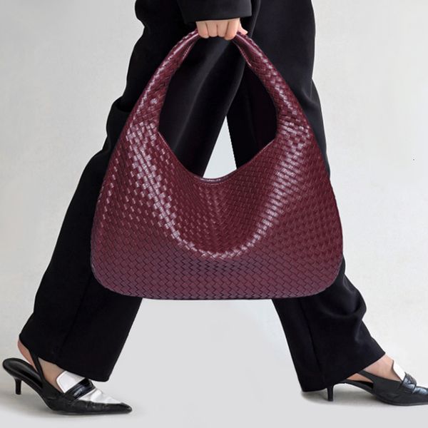 evening bags simple womens handwoven handmade dumpling bag fashion allmatch moon solid color handbag shoulder gift 230817
evening bags simple womens handwoven handmade dumpling bag fashion allmatch moon solid color handbag shoulder gift 230817