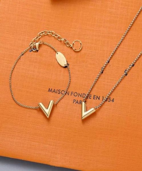 designers pendant necklace charm bracelets stainless steel couple v necklaces fashion women jewelry set53660882887515, Golden;silver
designers pendant necklace charm bracelets stainless steel couple v necklaces fashion women jewelry set53660882887515, Golden;silver