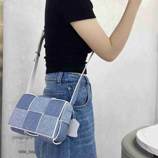 high classic ladies shoulder bags evening 2023 one bottegaas designer bag venetaass denim capacity blue series woven women's canvas han
high classic ladies shoulder bags evening 2023 one bottegaas designer bag venetaass denim capacity blue series woven women's canvas han