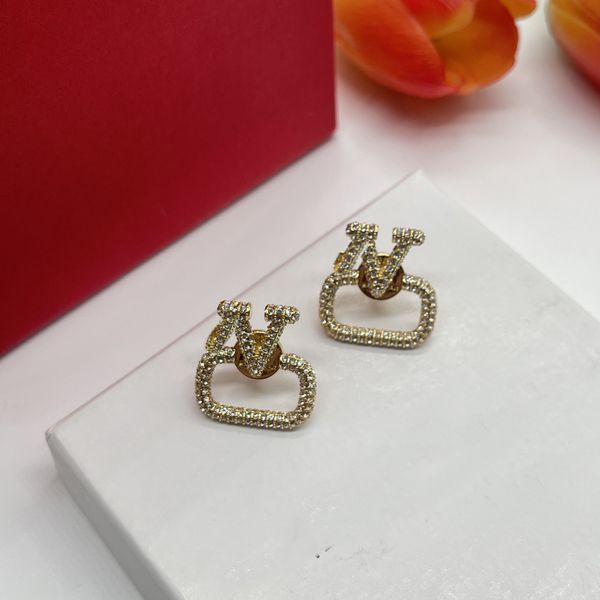 gold stud earring letter v logo brand woman earing designer luxury valentinolies jewelry crystal pearl hoop earrings 5428, Golden;silver
gold stud earring letter v logo brand woman earing designer luxury valentinolies jewelry crystal pearl hoop earrings 5428, Golden;silver