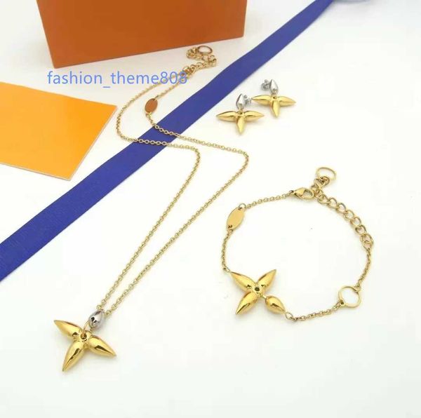 2023 titanium steel women designer stud luxury flowers style fashion necklace couple earrings for lady bracelet, Golden;silver
2023 titanium steel women designer stud luxury flowers style fashion necklace couple earrings for lady bracelet, Golden;silver