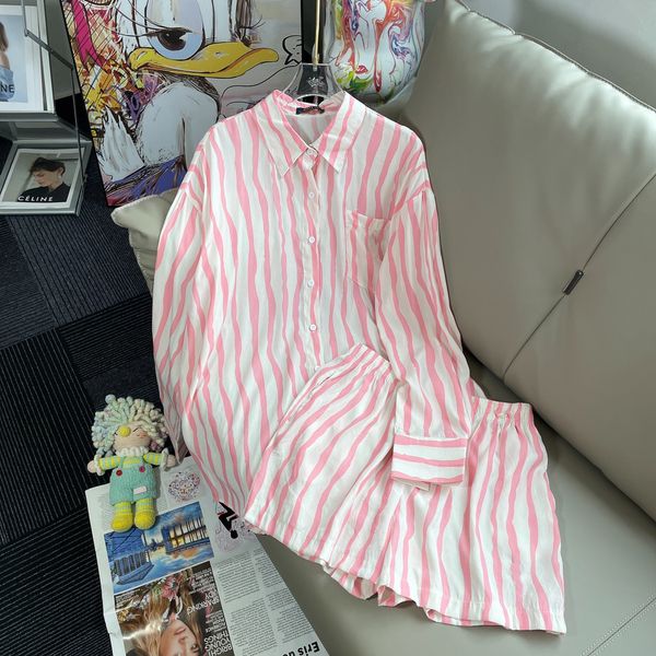 women pink striped long sleeved shirt shorts set size sml with dust bag, Black
women pink striped long sleeved shirt shorts set size sml with dust bag, Black