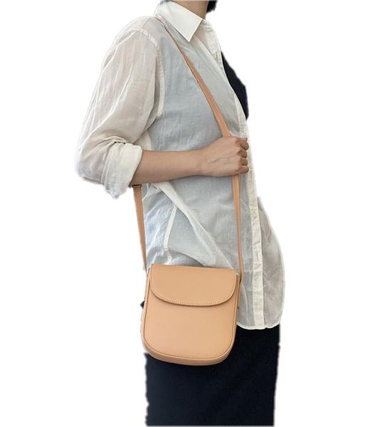 large capacity bag women's new commuter tote bag fashion shoulder bag crossbody bag solid color simple travel bag 1211111
large capacity bag women's new commuter tote bag fashion shoulder bag crossbody bag solid color simple travel bag 1211111