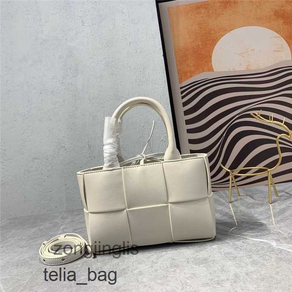 women luxury capacity venetaas the tote bag designer tote woven large arco for bags fashion cowhide bottegaas single shoulder underar ivtq
women luxury capacity venetaas the tote bag designer tote woven large arco for bags fashion cowhide bottegaas single shoulder underar ivtq