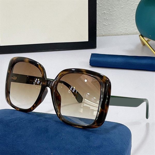 new popular square frame mens womens designer sunglasses 0713sa classic red and green webbing design holiday travel po qual2938, White;black
new popular square frame mens womens designer sunglasses 0713sa classic red and green webbing design holiday travel po qual2938, White;black