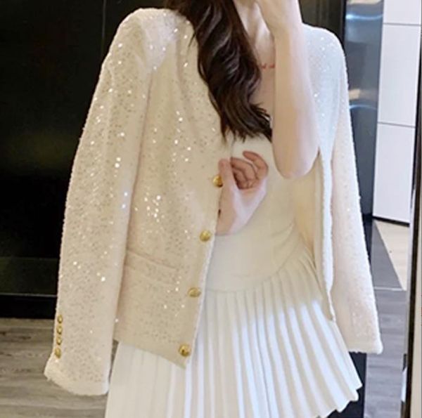817 2023 autumn brand same style coat white long sleeve coat crew neck button fashion luxury womens clothes xue, Black;brown
817 2023 autumn brand same style coat white long sleeve coat crew neck button fashion luxury womens clothes xue, Black;brown