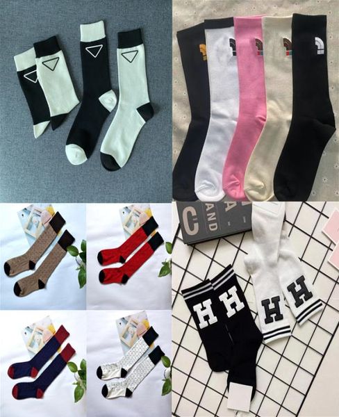 2022 designer mens womens socks five pair luxe sports winter mesh letter printed tiger wolf head sock embroidery cotton man with b7004646, Black
2022 designer mens womens socks five pair luxe sports winter mesh letter printed tiger wolf head sock embroidery cotton man with b7004646, Black