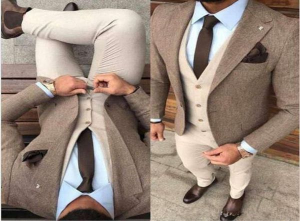 new handsome winter tweed fabric man business suits beige groom tuxedos men prom party coat trousers sets jacketvestpantstie 4954184, Black;gray
new handsome winter tweed fabric man business suits beige groom tuxedos men prom party coat trousers sets jacketvestpantstie 4954184, Black;gray