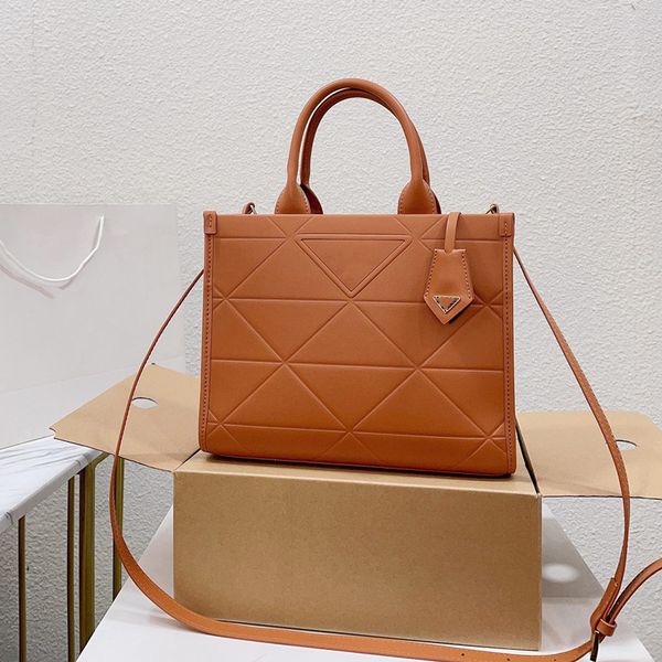 2023 summer stripe straw tote bag designer handbag woman crochet tote bag luxurys handbag summer shopping purse totes shoulder handbags tria
2023 summer stripe straw tote bag designer handbag woman crochet tote bag luxurys handbag summer shopping purse totes shoulder handbags tria