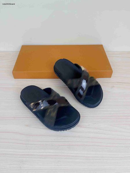 designer slides kids sandals letter printed cross woven tape baby slippers size 26-35 summer child shoes box packaging june25, Black;grey
designer slides kids sandals letter printed cross woven tape baby slippers size 26-35 summer child shoes box packaging june25, Black;grey