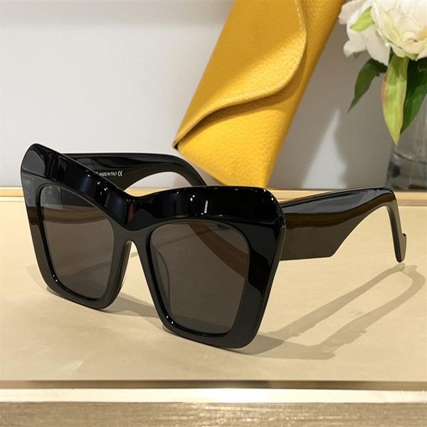 sunglasses for men and women designers 40036 style anti-ultraviolet retro eyewear full frame glasses random box176f, White;black
sunglasses for men and women designers 40036 style anti-ultraviolet retro eyewear full frame glasses random box176f, White;black