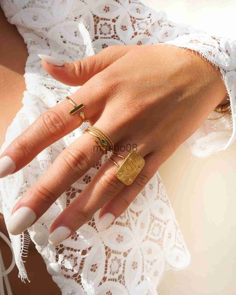 band rings uworld retro snake square pendant ring for women trendy stainless steel golden texture finger 2023 gift j230817, Silver
band rings uworld retro snake square pendant ring for women trendy stainless steel golden texture finger 2023 gift j230817, Silver