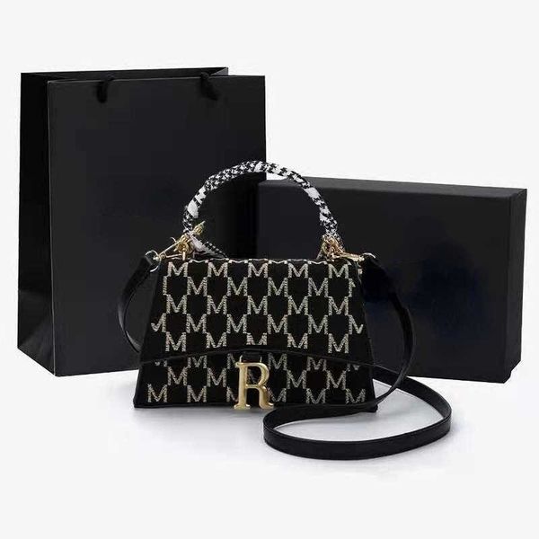 shopping bags luxury designer women small womens new net fashion versatile one shoulder messenger portable
shopping bags luxury designer women small womens new net fashion versatile one shoulder messenger portable