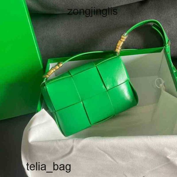 designer womven classic lady's leather bottegaas hand leather bag venetaas fashion trend mini bags waist small single shoulder messenge
designer womven classic lady's leather bottegaas hand leather bag venetaas fashion trend mini bags waist small single shoulder messenge