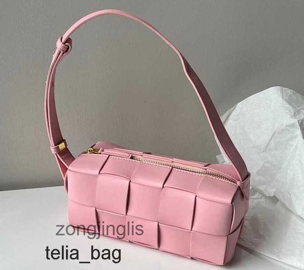 underarm womven classic designer lady's one-shoulder 2023 bag brick venetaas cassettes bags bottegaas high-grade network genuine leathe 
underarm womven classic designer lady's one-shoulder 2023 bag brick venetaas cassettes bags bottegaas high-grade network genuine leathe