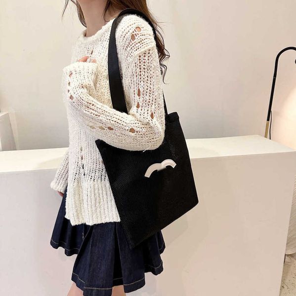 2023 designer channel shopping bag women new bag garbage bag small bag crowd lingge chain crossbody bag pearl bucket handbag fashion black
2023 designer channel shopping bag women new bag garbage bag small bag crowd lingge chain crossbody bag pearl bucket handbag fashion black