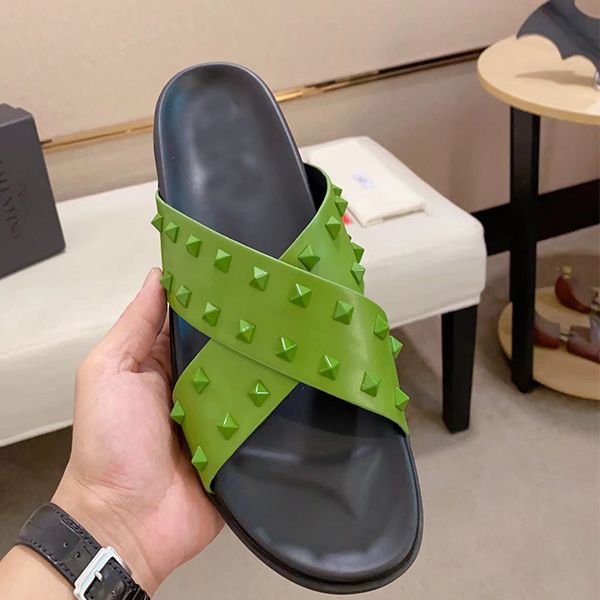 men's summer outdoor wear soft thick soled home indoor non slip bath leather surface large size beach cool slippers are available in ma, Black
men's summer outdoor wear soft thick soled home indoor non slip bath leather surface large size beach cool slippers are available in ma, Black