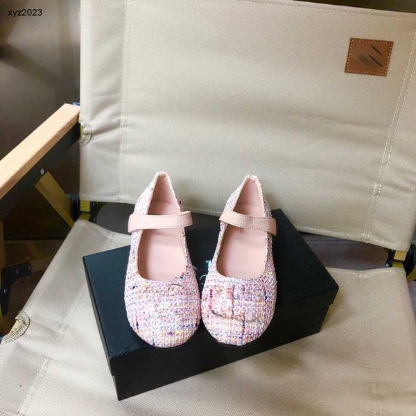 23ss girl flat shoes fashion child sneakers metal logo decoration kids athletic shoe box packaging well made size 26-35 luxurious june12, Black;grey
23ss girl flat shoes fashion child sneakers metal logo decoration kids athletic shoe box packaging well made size 26-35 luxurious june12, Black;grey