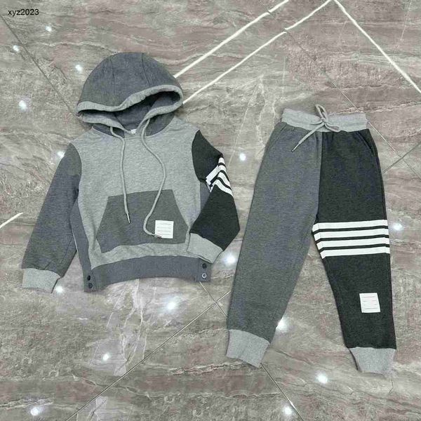 23ss baby tracksuits kids clothes child sets size 100160 cm 2pcs abdominal pocket decorated hoodie and striped decorative sports pants june2, White
23ss baby tracksuits kids clothes child sets size 100160 cm 2pcs abdominal pocket decorated hoodie and striped decorative sports pants june2, White