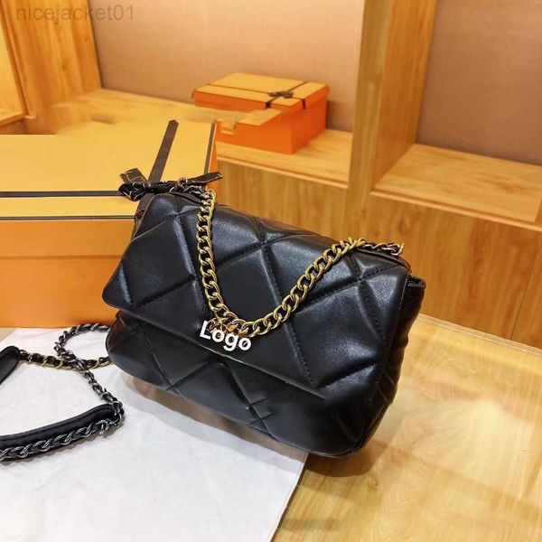 designer channel women bag 2023 new xiaoxiangfeng lingge embroidery thread fashion versatile chain bag small square bag simple diagonal stra
designer channel women bag 2023 new xiaoxiangfeng lingge embroidery thread fashion versatile chain bag small square bag simple diagonal stra