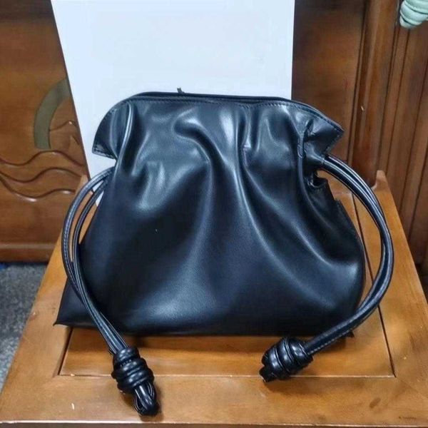 high-end designer bags women's tote new lowe pure cowhide bag single shoulder crossbody solid color microlabel drawstring bucket premiu
high-end designer bags women's tote new lowe pure cowhide bag single shoulder crossbody solid color microlabel drawstring bucket premiu