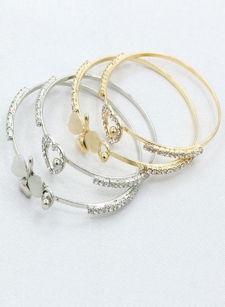 exquisite luxury small incense peach heart clover bracelet cat eye full of drill bracelet fb173 mix order 20 pieces a lot charm br5004517, Golden;silver
exquisite luxury small incense peach heart clover bracelet cat eye full of drill bracelet fb173 mix order 20 pieces a lot charm br5004517, Golden;silver