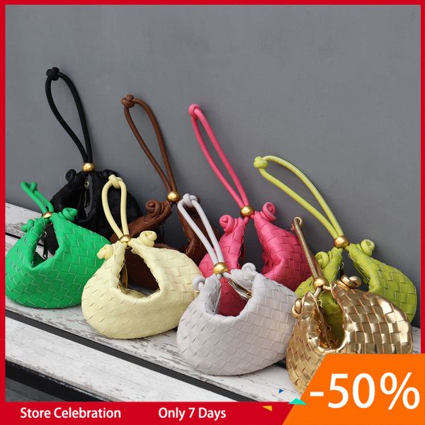 2023 summer new shell bag personalized woven bag dual use large capacity one shoulder handbag underarm bag small round bag
2023 summer new shell bag personalized woven bag dual use large capacity one shoulder handbag underarm bag small round bag