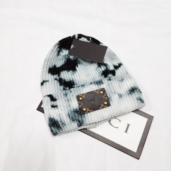 hats scarves sets designer v letter full printed wool cap children's autumn and winter foreign style cold beanies warm knitted cap men&, Blue;gray
hats scarves sets designer v letter full printed wool cap children's autumn and winter foreign style cold beanies warm knitted cap men&, Blue;gray