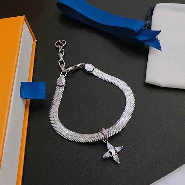 various popular designer classics luis exquisite love bracelet women gold bracelets vuttonity chain fashion personality hip-hop al1h, Golden;silver
various popular designer classics luis exquisite love bracelet women gold bracelets vuttonity chain fashion personality hip-hop al1h, Golden;silver