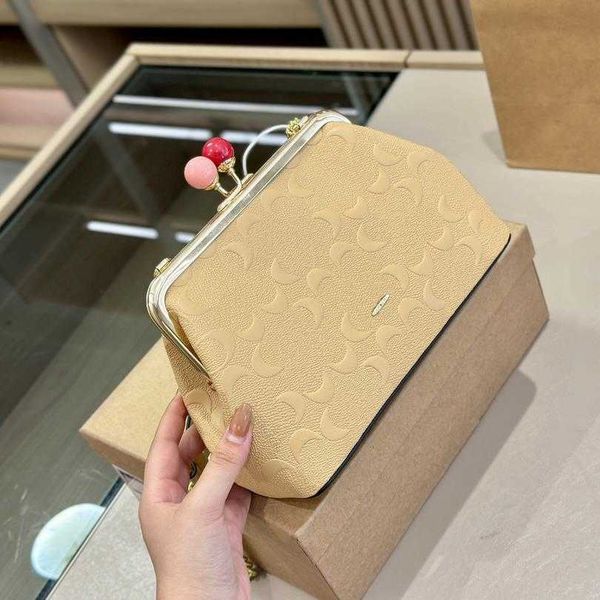 trendy c print chain clutch bag crossbody bags designer bag luxurys handbags women handbag designers womens fashion classic purse shoulder b
trendy c print chain clutch bag crossbody bags designer bag luxurys handbags women handbag designers womens fashion classic purse shoulder b