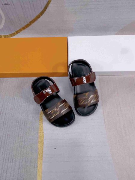 23ss designer kids shoes summer metal logo decoration kids sandals letter printing child slippers box packaging children's size 26-35, Black;red
23ss designer kids shoes summer metal logo decoration kids sandals letter printing child slippers box packaging children's size 26-35, Black;red
