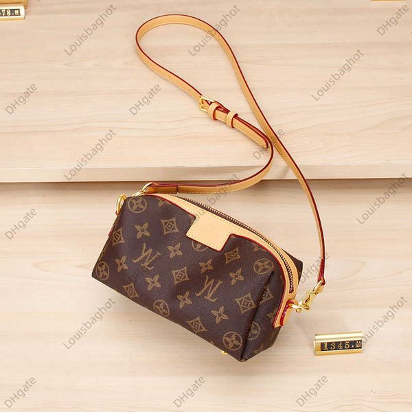 genuine women's bag at the counter fashion genuine leather shoulder bag exquisite and versatile mini crossbody wrist carrying bag 23bag
genuine women's bag at the counter fashion genuine leather shoulder bag exquisite and versatile mini crossbody wrist carrying bag 23bag