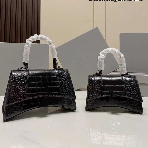 hourglass shoulder bags bag black crocodile-embossed cow leather small crossbody bag half moon hobos handbag with box quality clutch bag 23b
hourglass shoulder bags bag black crocodile-embossed cow leather small crossbody bag half moon hobos handbag with box quality clutch bag 23b