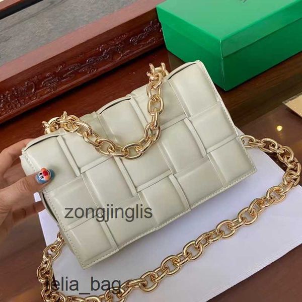 2023 venetaas bags chain bottegaas autumn winter leisure bag fashion cassettes knitted simple one-shoulder cros 06b6
2023 venetaas bags chain bottegaas autumn winter leisure bag fashion cassettes knitted simple one-shoulder cros 06b6
