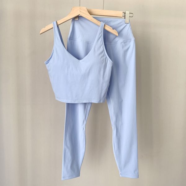 2023 selll lu-yoga wear set women's same version of sports vest lycra no embarrassment line yoga pants hiking fitness set
2023 selll lu-yoga wear set women's same version of sports vest lycra no embarrassment line yoga pants hiking fitness set