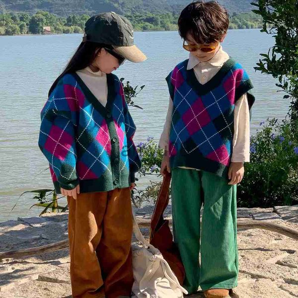 pullover 7084 children's sweater or vest 2023 autumn new korean rhombic knitted boy's sweater cardigan casual loose wool vest x081, Blue
pullover 7084 children's sweater or vest 2023 autumn new korean rhombic knitted boy's sweater cardigan casual loose wool vest x081, Blue