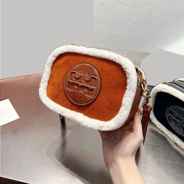 designer shoulder bags popular style letter cross body bag mini 5a quality winter plush bag fashion trend good match very nice gift
designer shoulder bags popular style letter cross body bag mini 5a quality winter plush bag fashion trend good match very nice gift