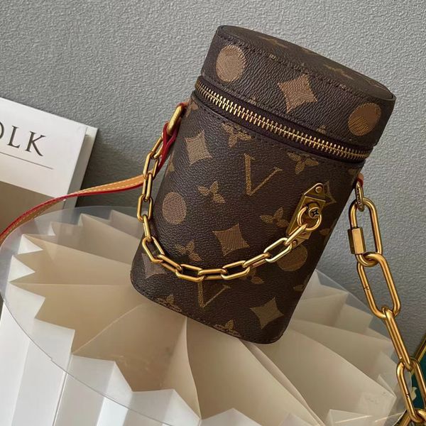 classic mini designer bag chain crossbody bag leather tote bag hand bag bucket shoulder bag barrel-shaped mini pochette phone bag
classic mini designer bag chain crossbody bag leather tote bag hand bag bucket shoulder bag barrel-shaped mini pochette phone bag