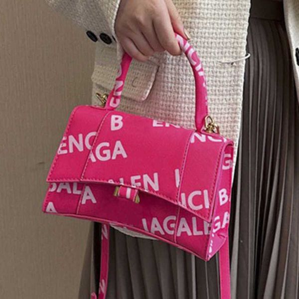 women's fashion luxury hourglass bag female mini handbags letter b brand designer totes evening bags women man small square pack ladies
women's fashion luxury hourglass bag female mini handbags letter b brand designer totes evening bags women man small square pack ladies
