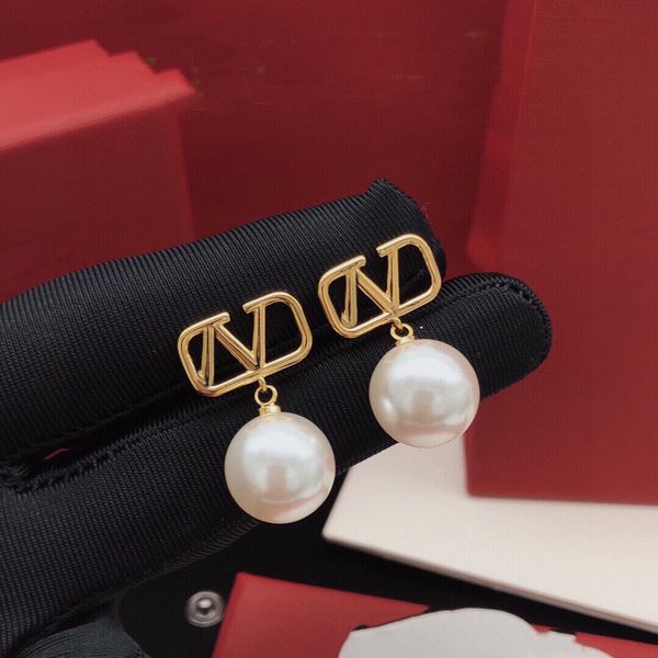 gold stud earring letter v logo brand woman hoop earing designer luxury valentinolies jewelry pearl earrings 97955, Golden;silver
gold stud earring letter v logo brand woman hoop earing designer luxury valentinolies jewelry pearl earrings 97955, Golden;silver