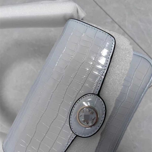 50% off designer bag 2024 early launch new tb women's robinson lacquer leather tofu flip cover mailman one cross shoulder small{categor
50% off designer bag 2024 early launch new tb women's robinson lacquer leather tofu flip cover mailman one cross shoulder small{categor