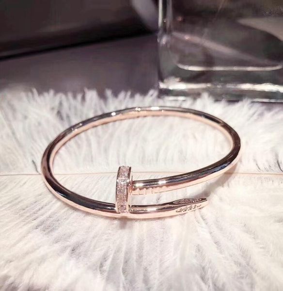 fashion designer men nail bracelet bangle titanium steel 18k gold plated bracelets inlay diamond screw cuff bangles women love jew3257727, Black
fashion designer men nail bracelet bangle titanium steel 18k gold plated bracelets inlay diamond screw cuff bangles women love jew3257727, Black
