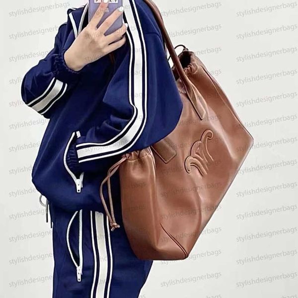 designer bag large capacity handbag women's 2022 autumn and winter new fashion triumphal arch drawstring shopping bag portable tote bag
designer bag large capacity handbag women's 2022 autumn and winter new fashion triumphal arch drawstring shopping bag portable tote bag