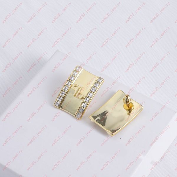 designer jewelry light blonde square zircon alphabet women's earring stud, stylish and elegant essential, banquets, weddings, christmas, Golden;silver
designer jewelry light blonde square zircon alphabet women's earring stud, stylish and elegant essential, banquets, weddings, christmas, Golden;silver