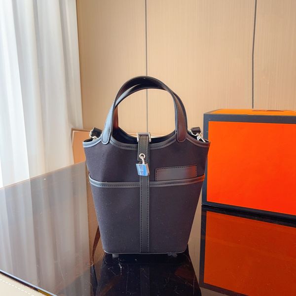 2023 designer bag womens canvas vegetable bag bucket bags picotin cargo canvas vegetable basket bags lady fashion brand handbags messenger t
2023 designer bag womens canvas vegetable bag bucket bags picotin cargo canvas vegetable basket bags lady fashion brand handbags messenger t